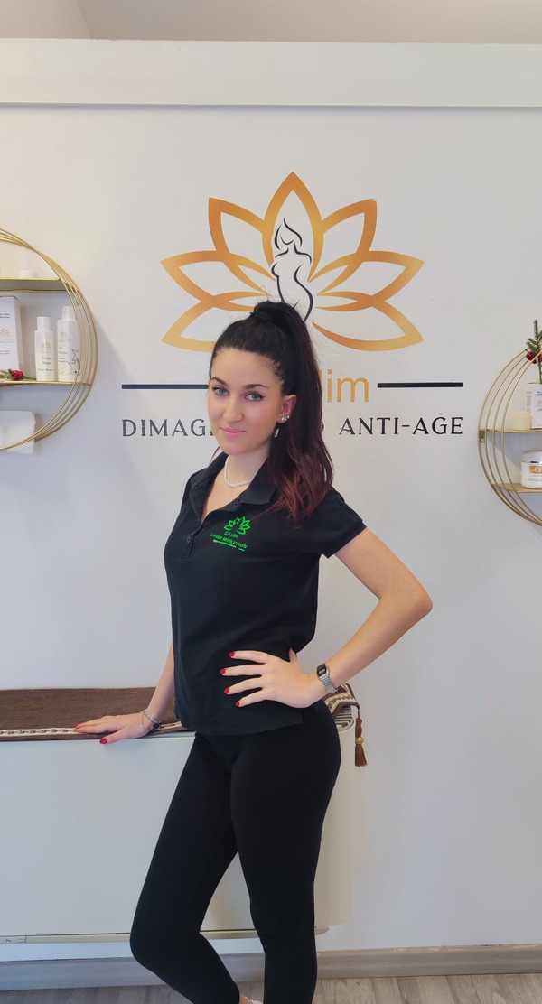 Aurora R. — Operatrice laser